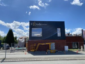 ENSEIGNE LUMINEUSE-BARDAGE NOIR-2 - Grande