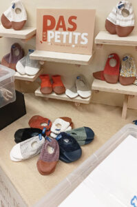 PRESENTOIR PAS PETITS 3